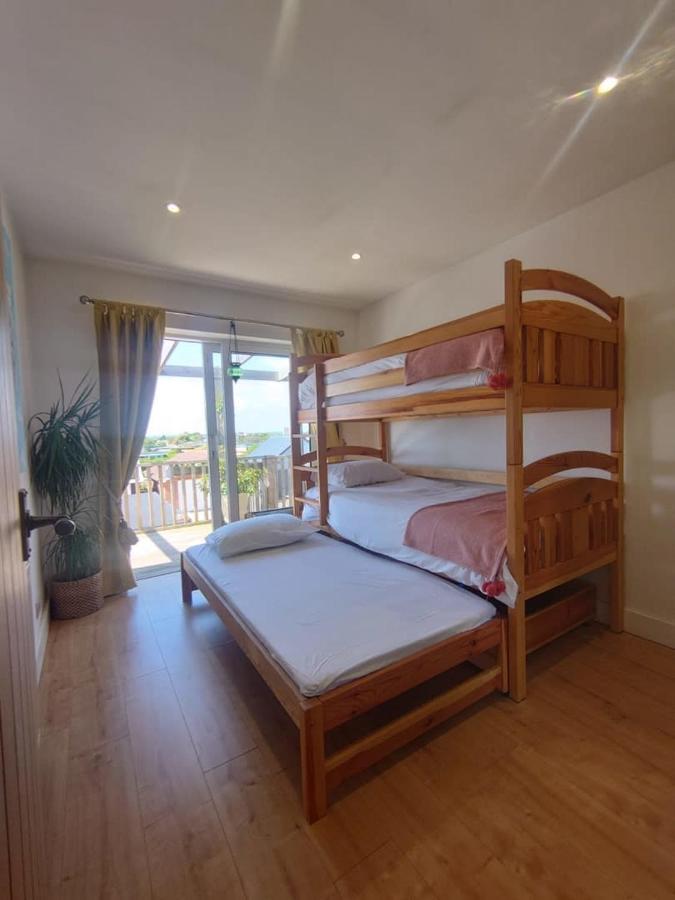 Сasa de vacaciones 216 Coast Road, Ocean Bliss Direct Access & Endless Waves