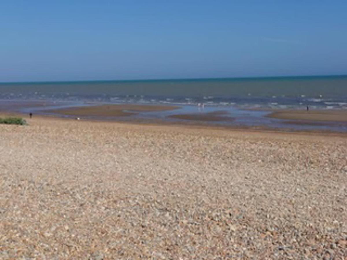 216 Coast Road, Ocean Bliss Direct Access & Endless Waves * Pevensey