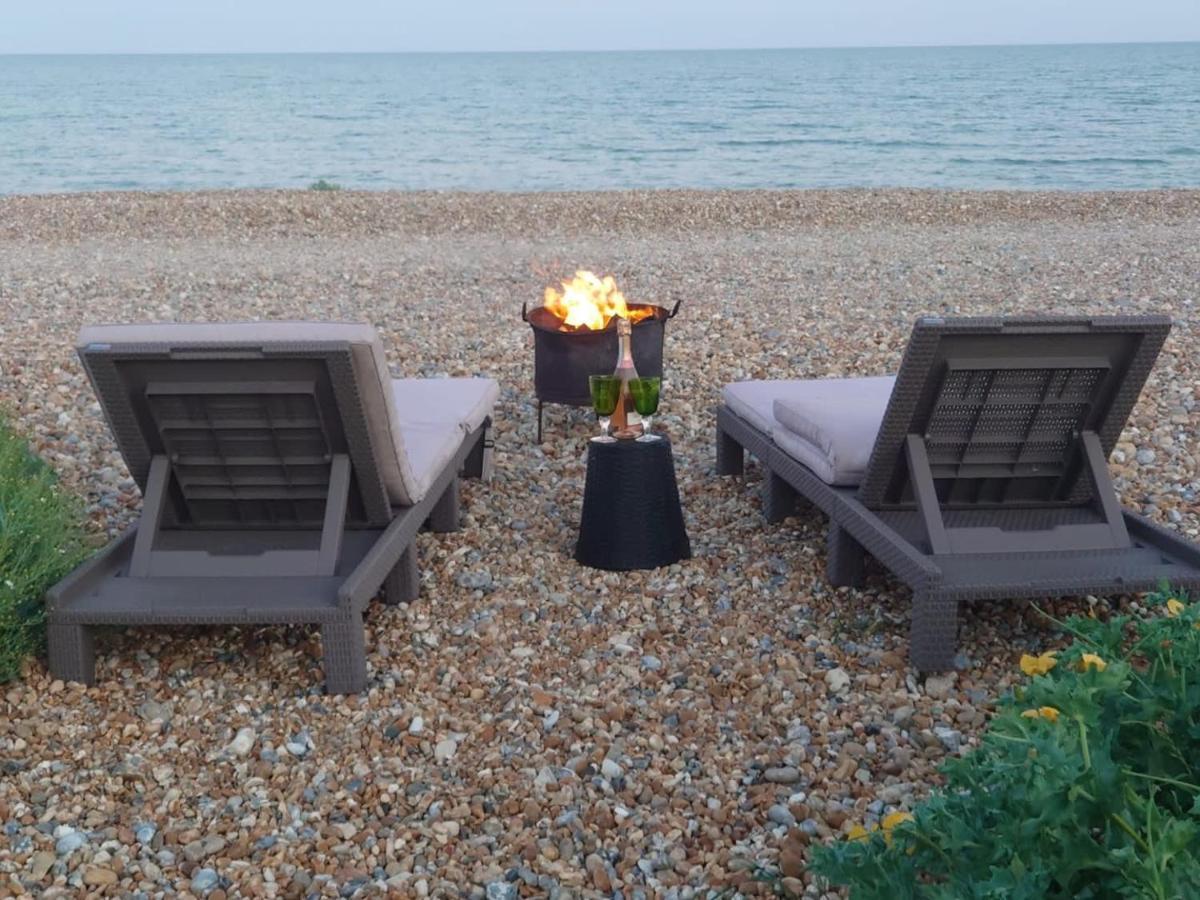 216 Coast Road, Ocean Bliss Direct Access & Endless Waves Holiday home *