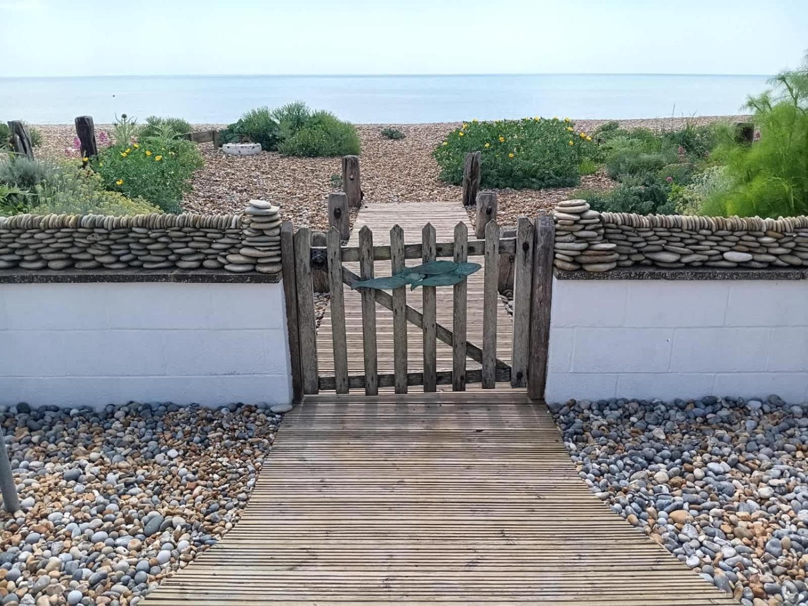216 Coast Road, Ocean Bliss Direct Access & Endless Waves